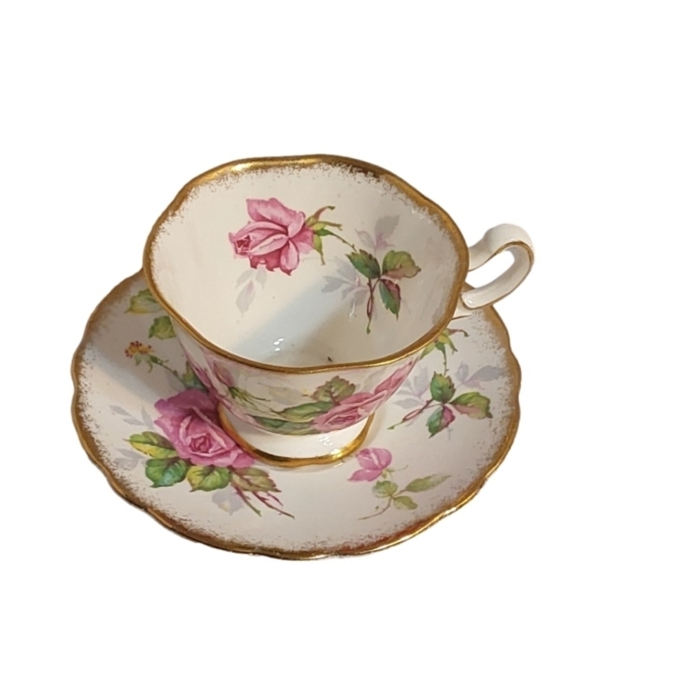 ROYAL  STAFFORD BERKELEY ROSE FINE‎ BONE CHINA  TEA CUP